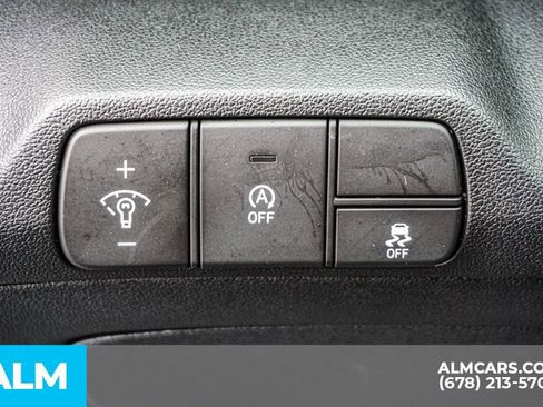 Used 2025 Hyundai Elantra SE image 42