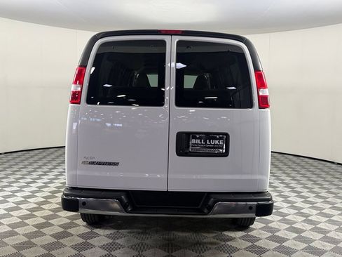 Used 2025 Chevrolet Express 3500 LT w/ LT Preferred Equipment Group RWD image 8