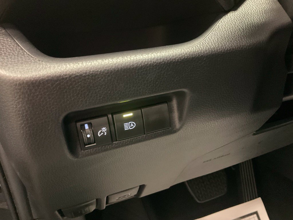 Used 2025 Toyota RAV4 XLE AWD/4WD image 14