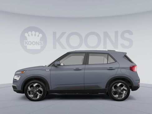 Used 2021 Hyundai Venue SEL image 2