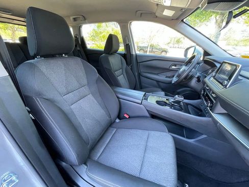 Used 2025 Nissan Rogue SV FWD image 36