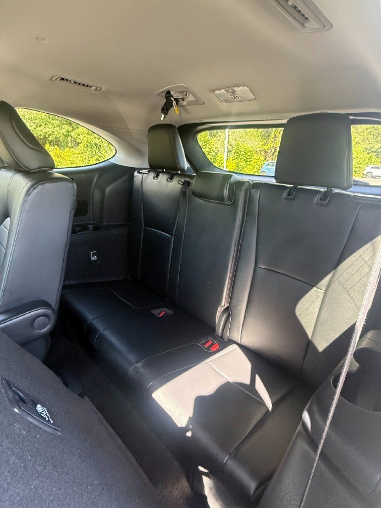 Used 2023 Toyota Highlander XLE AWD/4WD image 24