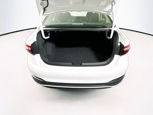 Used 2025 Volkswagen Jetta S FWD image 29