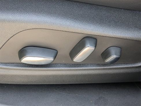 Certified 2025 Cadillac XT5 Premium Luxury image 23