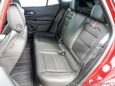 Used 2025 Chevrolet Trax RS w/ Driver Confidence Package image 11