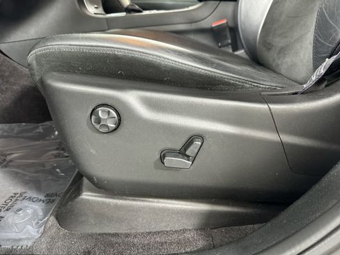 Used 2017 Jeep Grand Cherokee Altitude image 21