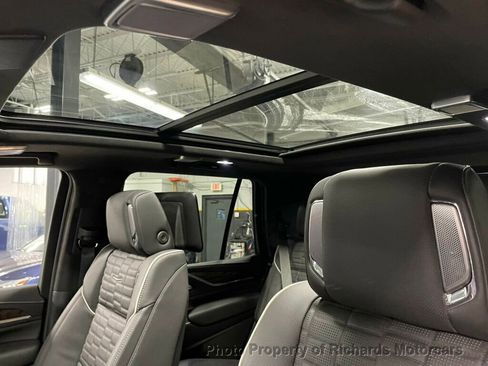 Used 2024 Cadillac Escalade Premium Luxury Platinum image 16