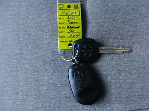 Used 2013 Toyota Highlander Plus FWD image 56
