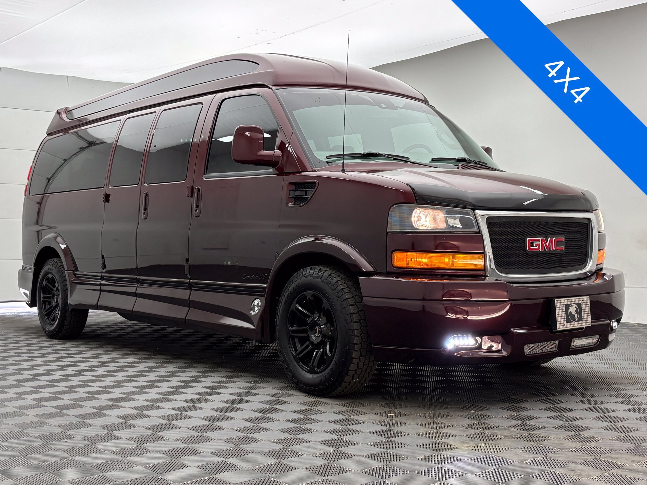 Used 2020 GMC Savana 2500 Extended w/ Enhanced Convenience Package RWD image 1