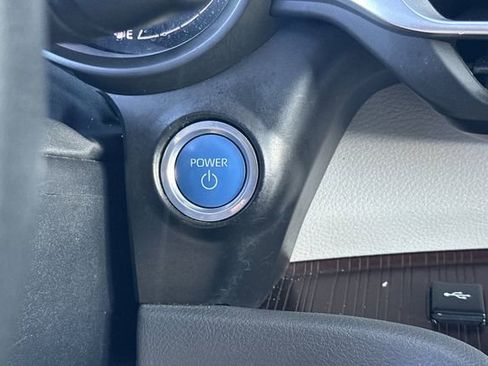 Used 2023 Toyota Sienna XLE image 29