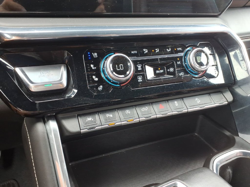 Used 2025 GMC Sierra 1500 Denali Ultimate AWD/4WD image 28