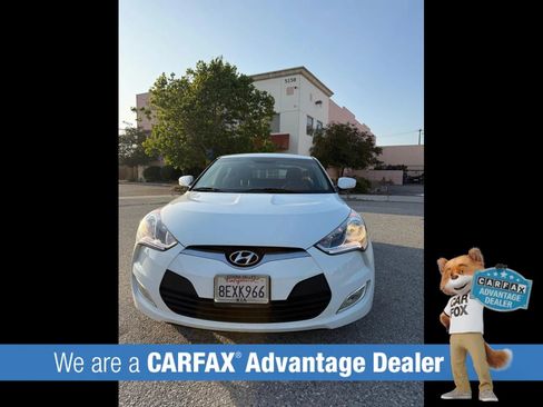 Used 2017 Hyundai Veloster FWD image 12