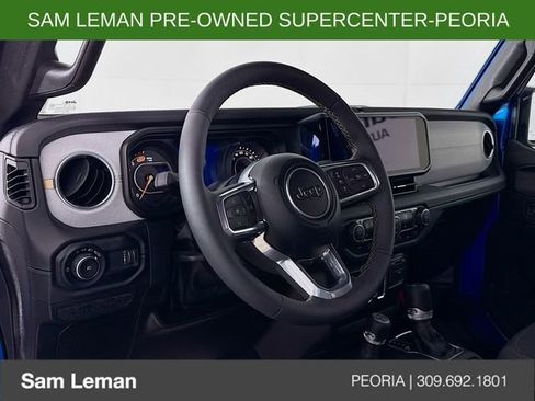 Used 2024 Jeep Wrangler Sahara w/ Technology Group image 9