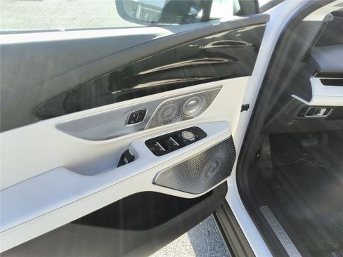 New 2026 Lincoln Nautilus Black Label AWD/4WD image 12