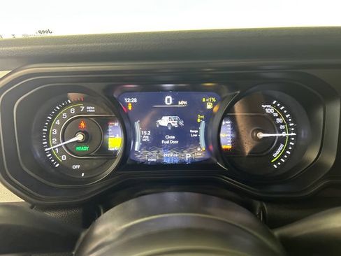 Used 2024 Jeep Wrangler Unlimited AWD/4WD image 16