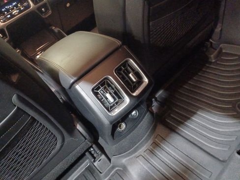 Used 2023 Kia Sorento EX image 22