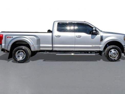 Used 2019 Ford F350 Lariat w/ Lariat Value Package image 5