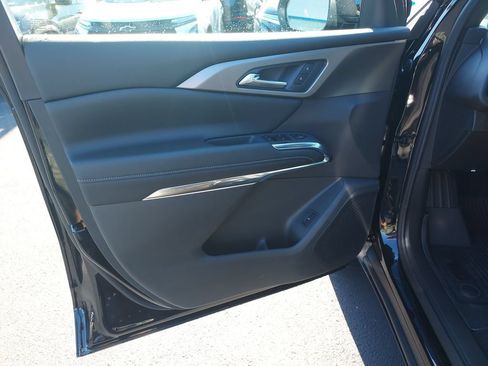 New 2027 Chevrolet Traverse LT w/ LPO, Floor Liner Package FWD image 12