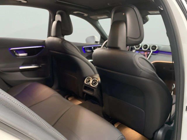 Used 2025 Mercedes-Benz C 300 Sedan image 69