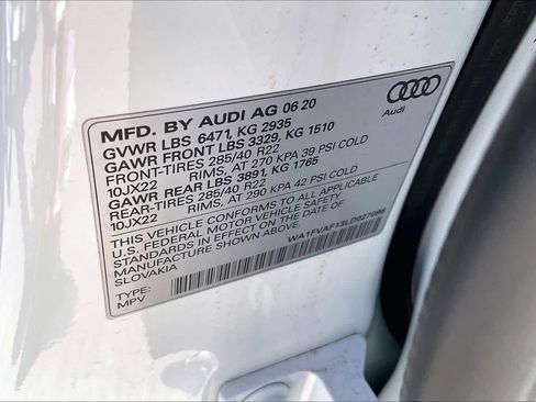 Used 2020 Audi Q8 Prestige w/ Prestige Package image 31