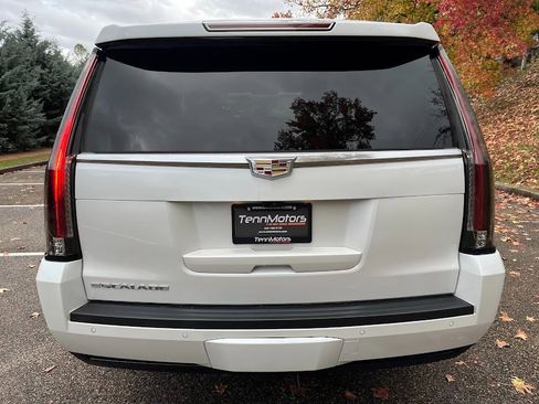 Used 2020 Cadillac Escalade ESV Premium Luxury image 52