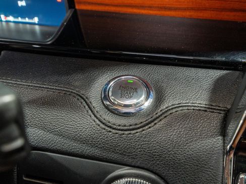 Used 2019 Lincoln Navigator L Reserve image 25