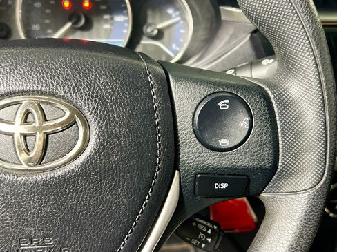 Used 2014 Toyota Corolla LE image 19
