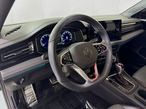 Used 2025 Volkswagen Jetta GLI Autobahn image 4