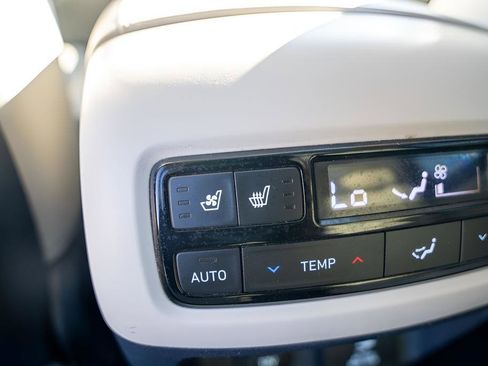 Used 2024 Hyundai Palisade Calligraphy image 19