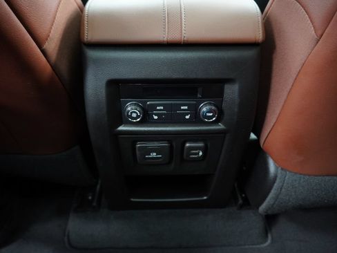 Used 2019 Chevrolet Traverse High Country w/ LPO, Floor Liner Package AWD/4WD image 18