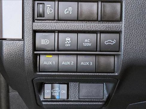 Used 2024 Toyota Tacoma TRD Off-Road w/ TRD Off Road Premium Package image 15