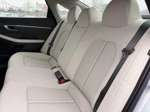 Used 2025 Hyundai Sonata SE image 9