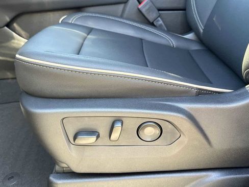 New 2026 Chevrolet Suburban Premier image 16