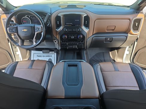 Used 2020 Chevrolet Silverado 1500 High Country w/ Technology Package AWD/4WD image 9
