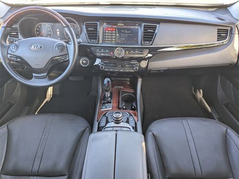 Used 2017 Kia K900 Luxury image 6