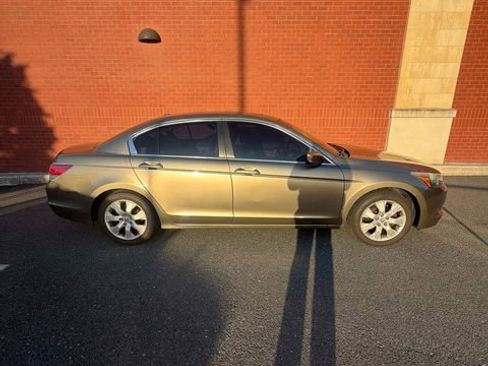 Used 2010 Honda Accord EX-L image 1