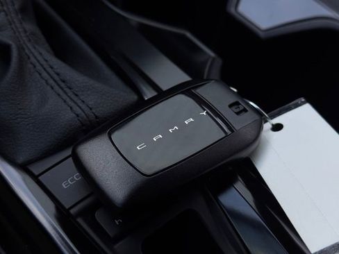 Used 2025 Toyota Camry LE image 19