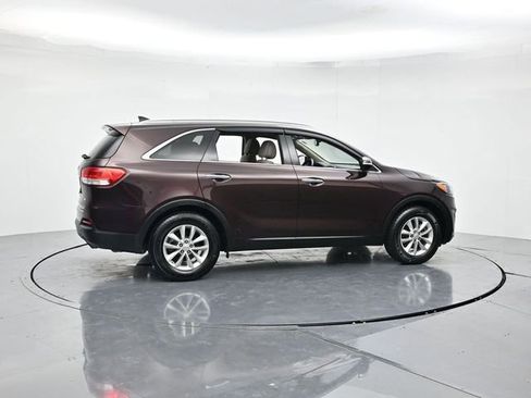Used 2016 Kia Sorento LX w/ LX Convenience Package image 2