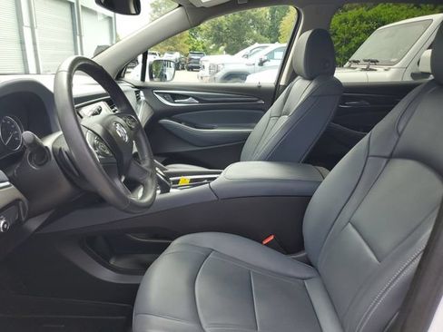 Used 2021 Buick Enclave Essence FWD image 17