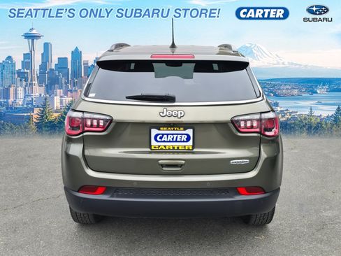 Used 2017 Jeep Compass Latitude w/ Popular Equipment Group FWD image 4
