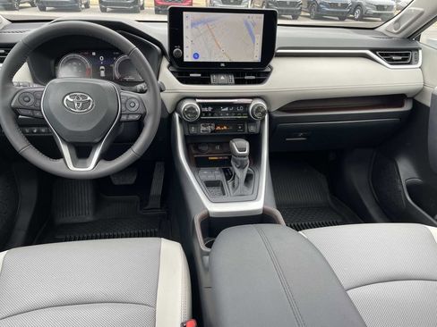 Used 2025 Toyota RAV4 Limited image 13