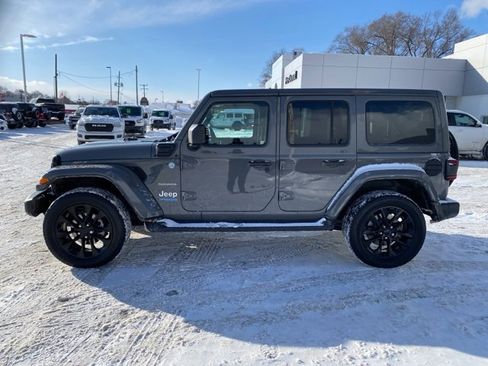 Used 2022 Jeep Wrangler Unlimited Sahara w/ Cold Weather Group image 8