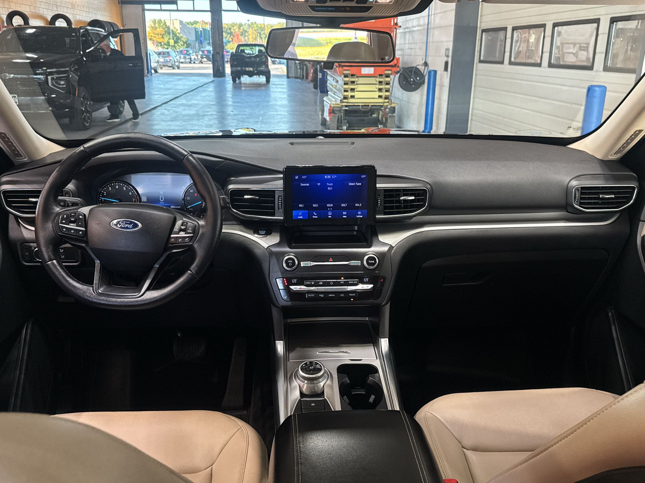 Used 2020 Ford Explorer XLT w/ Equipment Group 202A AWD/4WD image 14