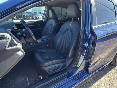 Used 2023 Toyota Camry SE image 12