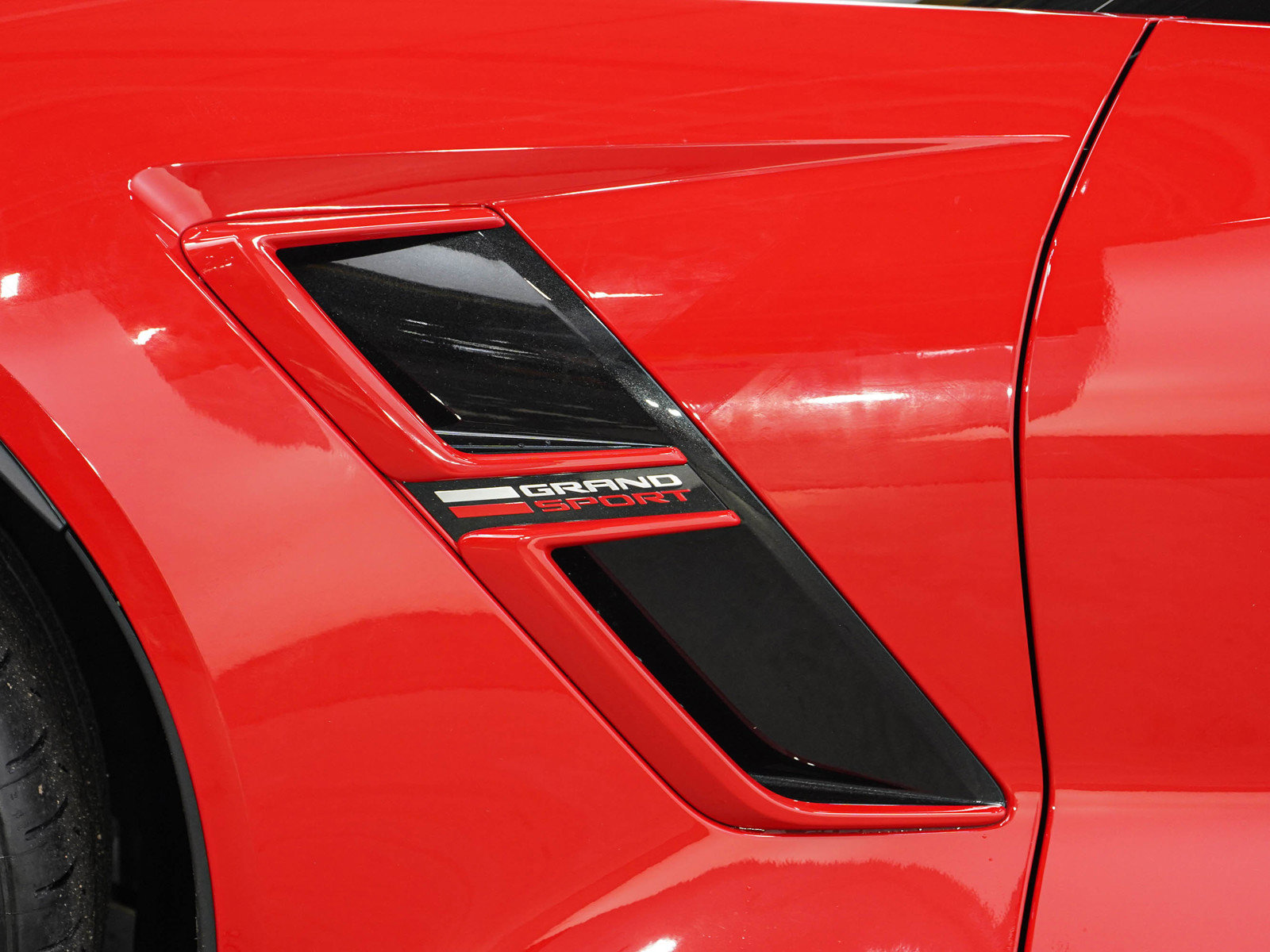Used 2019 Chevrolet Corvette Grand Sport RWD image 35