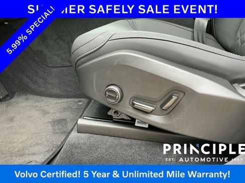 Certified 2025 Volvo XC90 B5 Plus AWD/4WD image 32