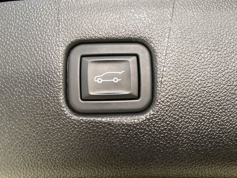 Used 2023 Chevrolet Blazer LT AWD/4WD image 10