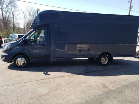 Used 2022 Ford Transit 350 DRW image 4