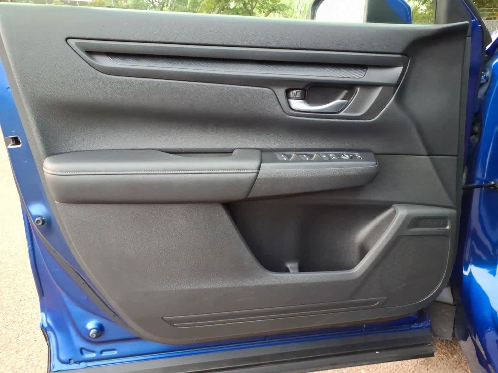 Used 2023 Honda CR-V LX image 12