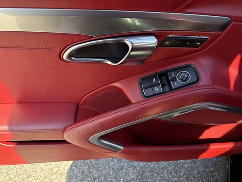 Used 2015 Porsche 911 Targa 4S image 13